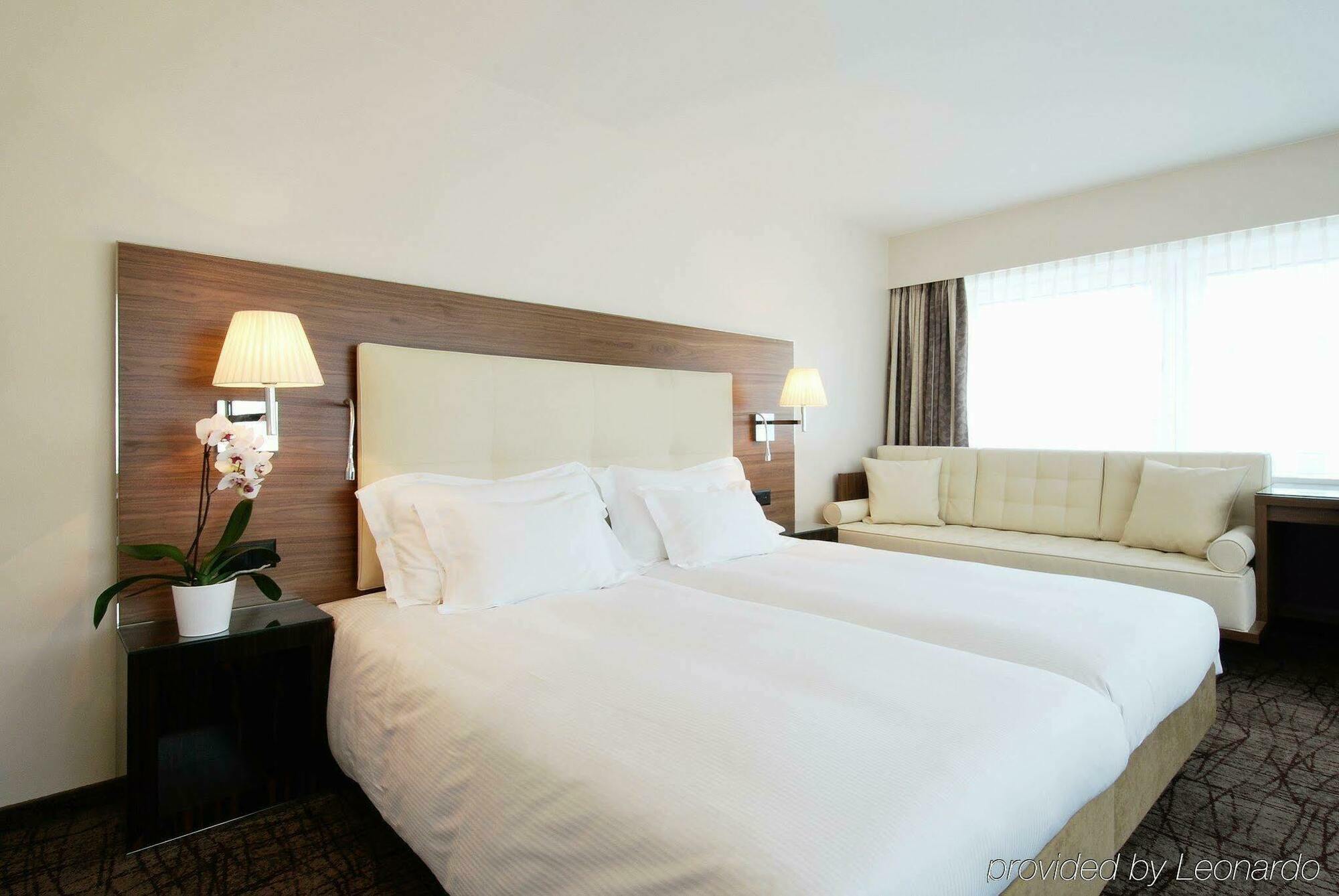 Hotel Astoria Lucerne Room photo